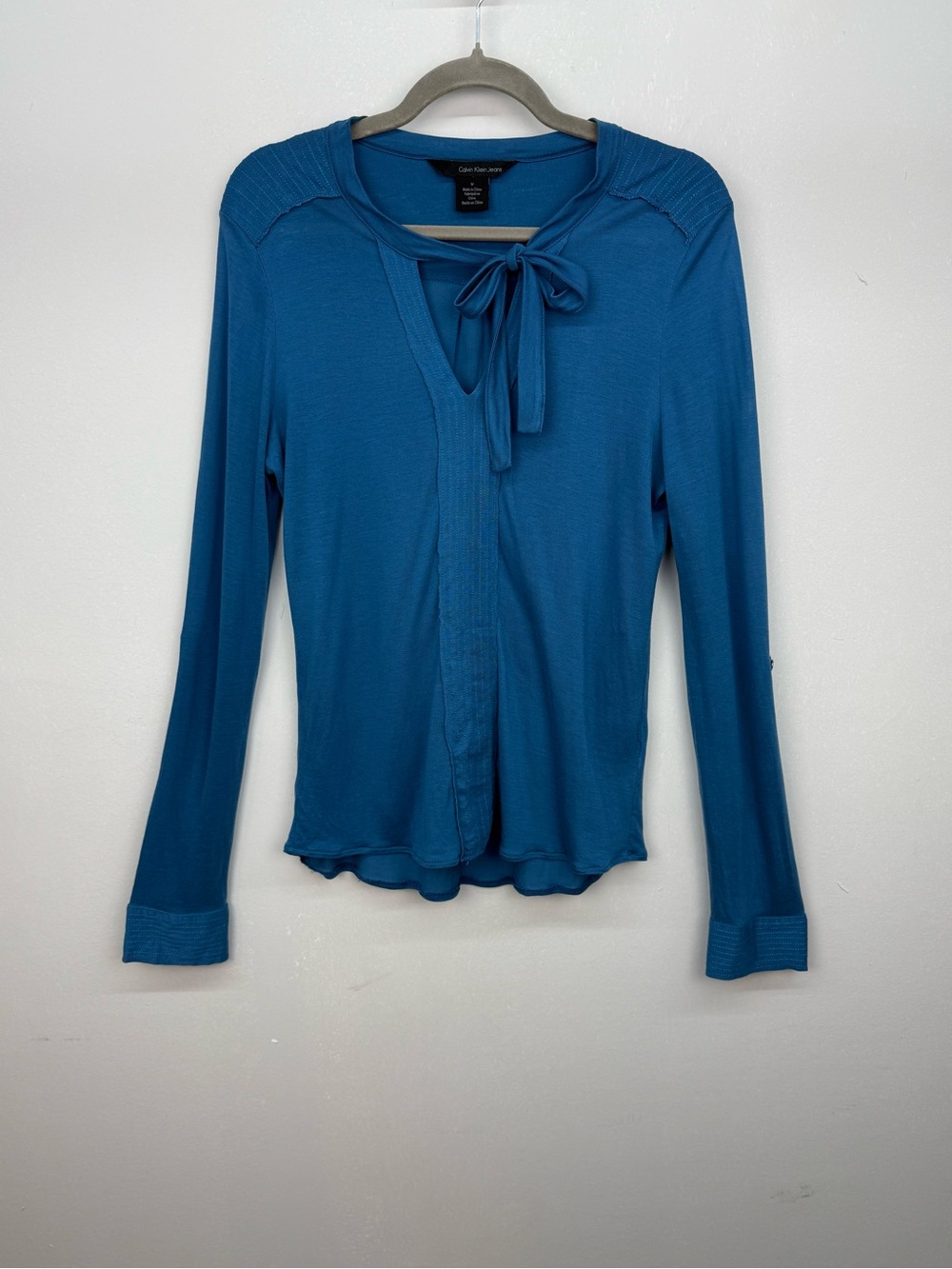 Calvin Klein Jeans Stretch Blue Teal Long-Sleeve Tie-Neck Top Tee Blouse Sz. M